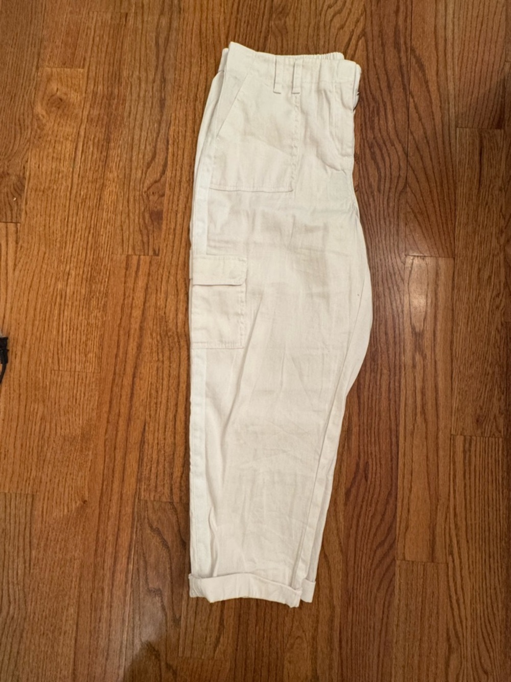 Chico's Ultimate Fit Casual Cargo Crop Pants in Alabaster Size 2 NWT